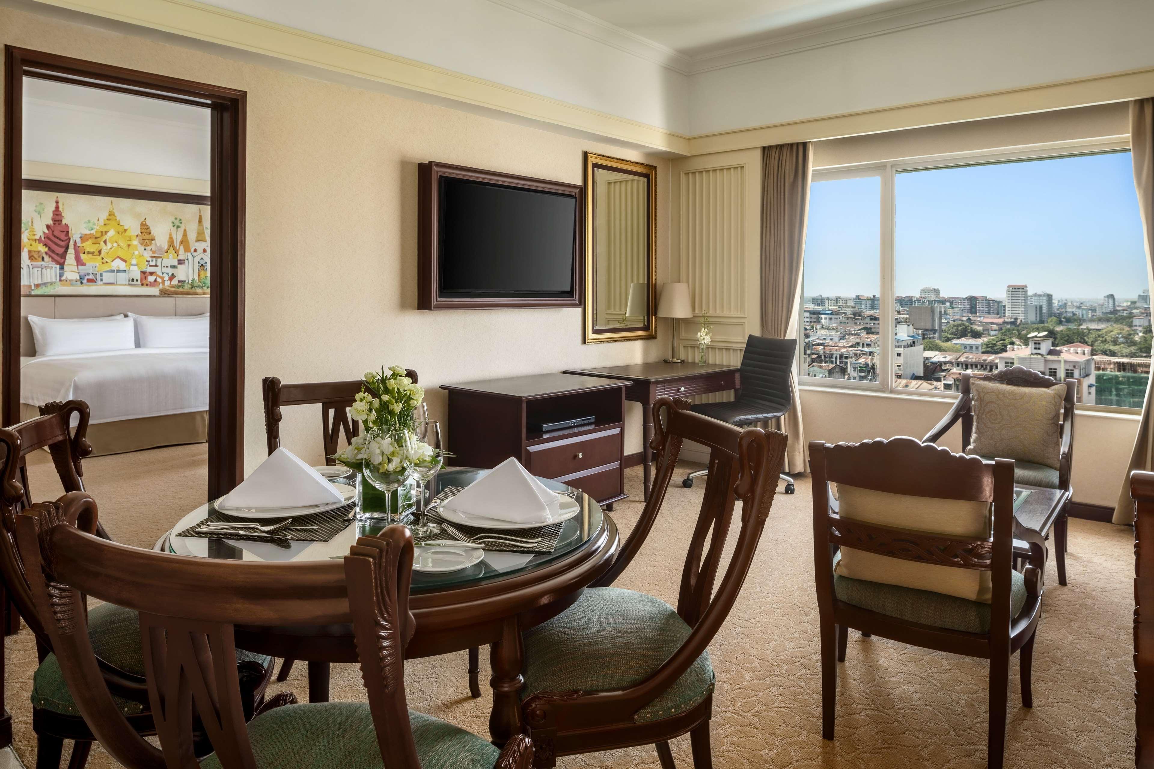 Sule Shangri-La, Yangon Ngoại thất bức ảnh
