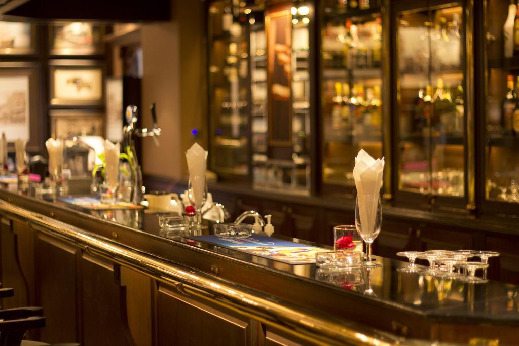 Sule Shangri-La, Yangon Ngoại thất bức ảnh